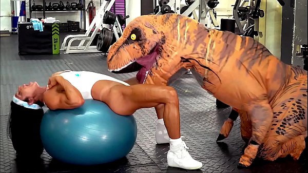 Camsoda – hot milf stepmom fucked by trex in real gym sex